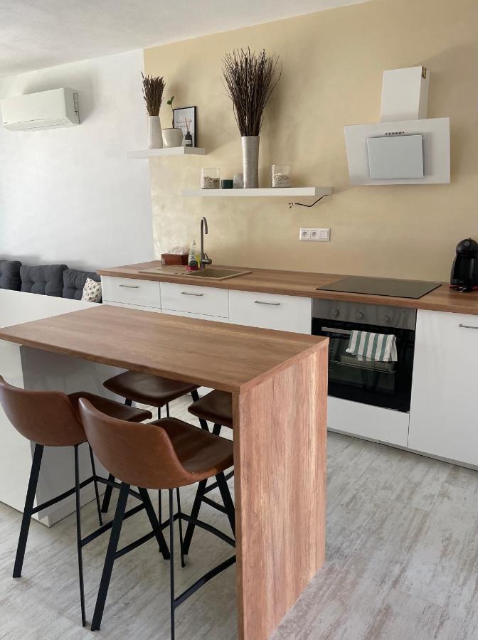 Sunny Apartment On The Lakes เซเนซ ภายนอก รูปภาพ